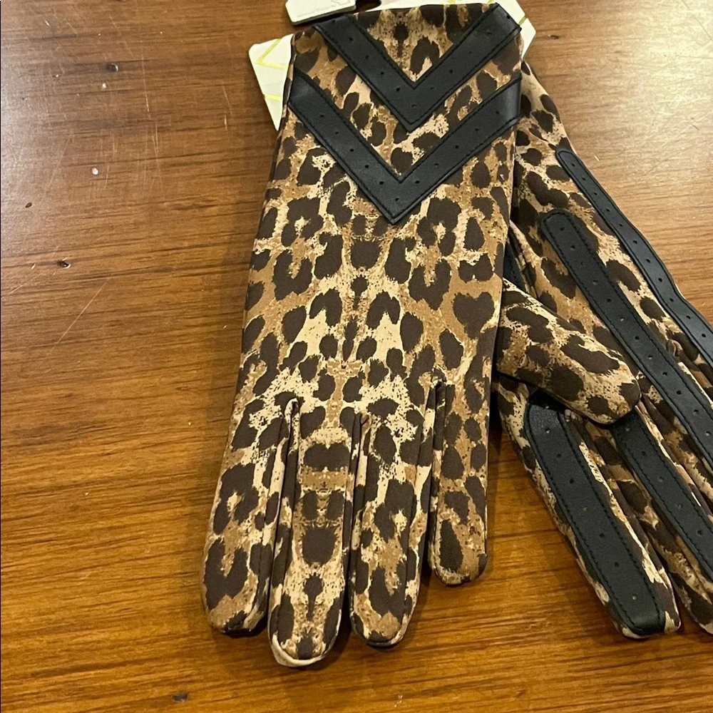 Isotoner Leopard Gloves Smart Dri Water Repellent Smart Torch Women’s Size S/M - Picture 2 of 8